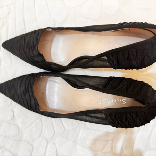 Black pumps used, size 36, 10 cm heel