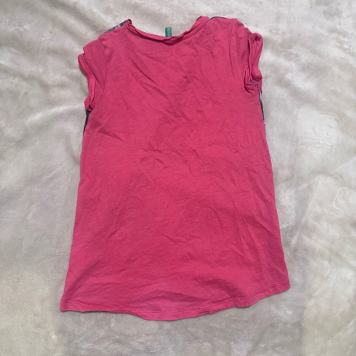 Girls graphic design T-shirt Benetton like new, size 7-8 years 130cm