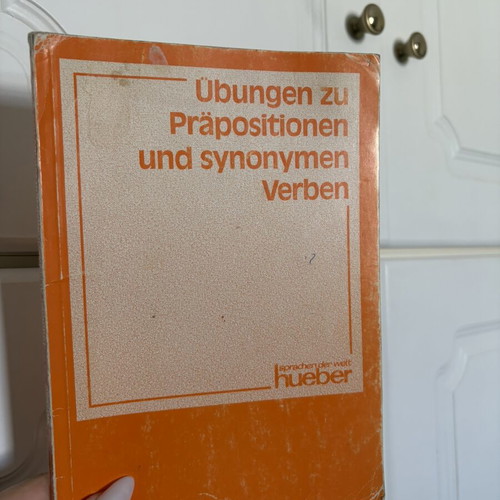 Übungen zu Präpositionen und synonymen Verben Hueber used, German