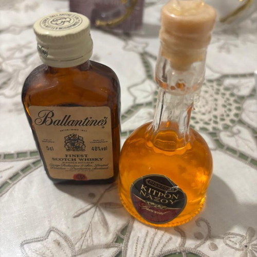 Ballantines and Kitrino Naxou miniature drinks new, set of 2