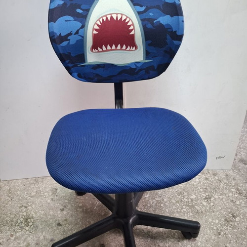 Children's office chair used, excellent condition