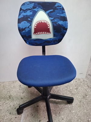 Children's office chair used, excellent condition