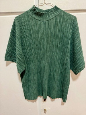 Zara blouse cypress elastic fabric Large like new