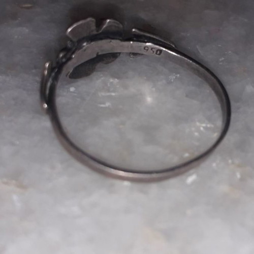 Silver ring flower design like new with 950 hallmark