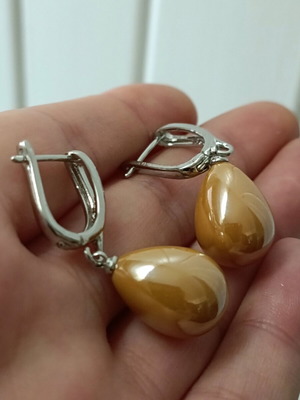 Retro women's earrings stainless steel light drop new
