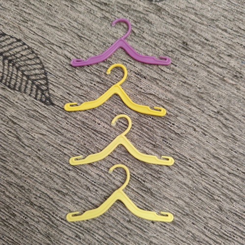 Barbie Bibibo clothes hangers used, set of 4
