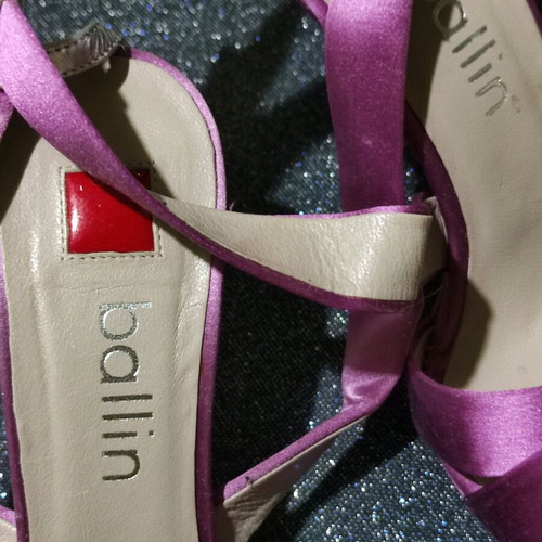 Women's satin purple sandals size 36 like new