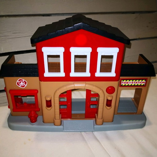 Playgo fire station used and rescue station