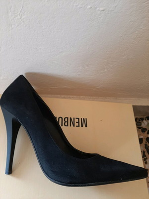 Step Shoes black suede pointed pumps like new
