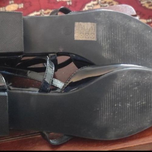 Mule shoes size 40 black like new with low heel