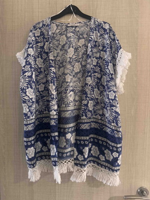 Women's summer kimono with floral pattern like new