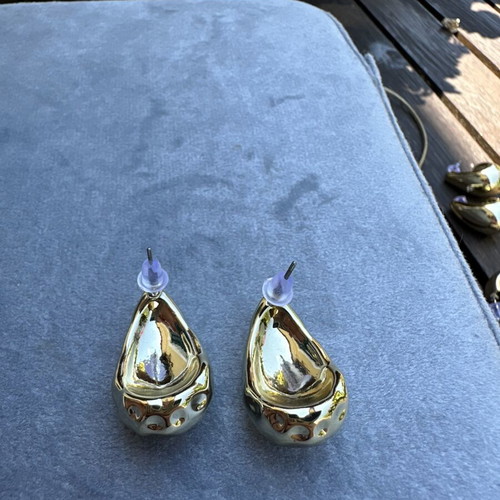 Golden earrings teardrops new with UV plating