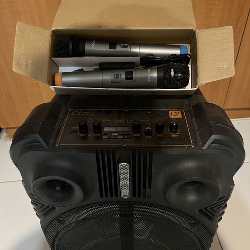 Media-Tech 12” speaker with 2 wireless MCO microphones and stand, new