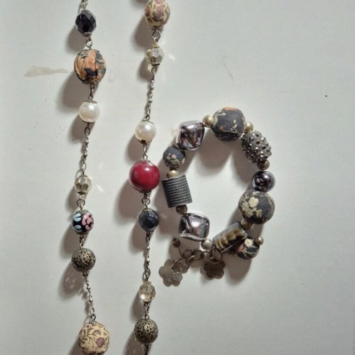 Accessorize necklace and bracelet set like new, multicolor