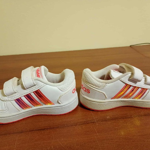 Adidas kids shoes size 24 like new