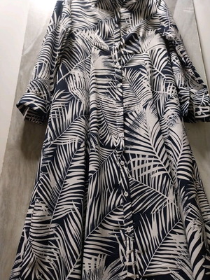 Long dress like new, airy with large blue and white patterns