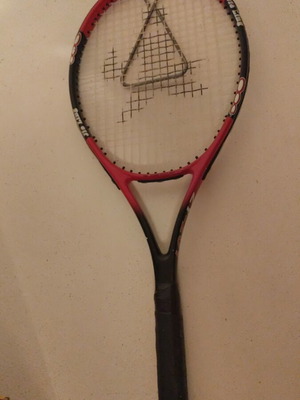 Tennis racket used in good condition