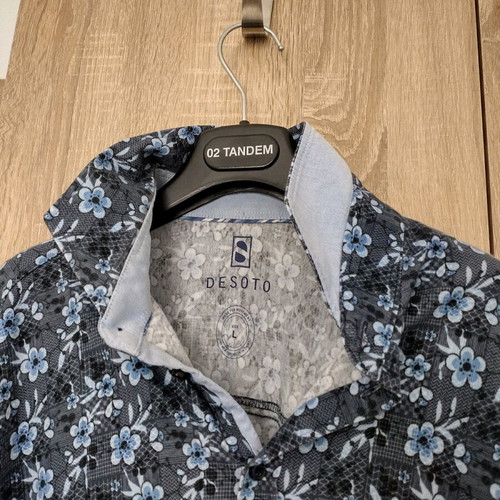 Desoto men's floral shirt like new, gray and blue, size L