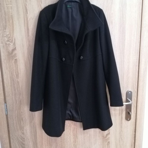 Benetton coat size XS-S like new, black