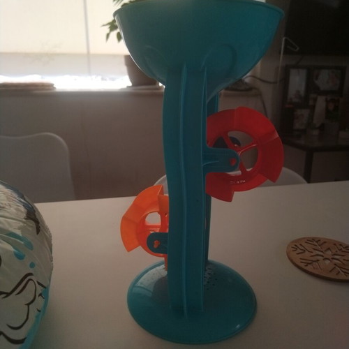 Children's Fountain toy like new with 2 water wheels, 27 cm height, 13 cm width