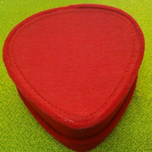 Storage box used, felt strawberry shape 18x17x8cm