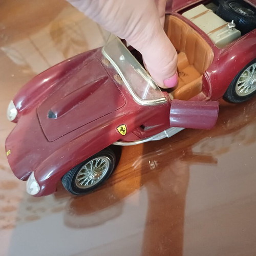 Ferrari 250 Testa Rossa 1958 Die-Cast Model 1:18 New Shell Collezione