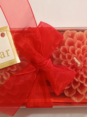 Trimar scented flower candles new with gift box