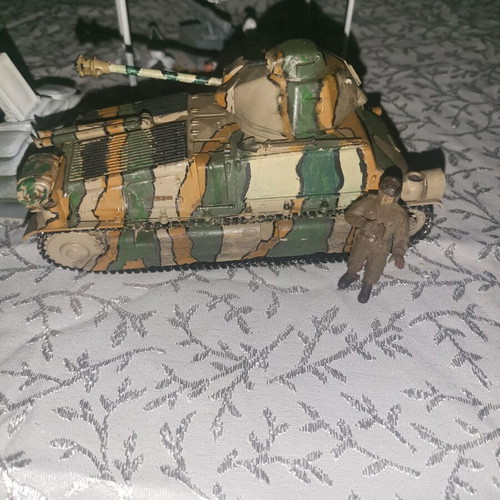 WW2 tank with soldier plastic like new