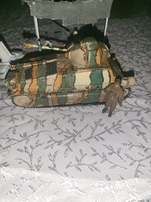 WW2 tank with soldier plastic like new