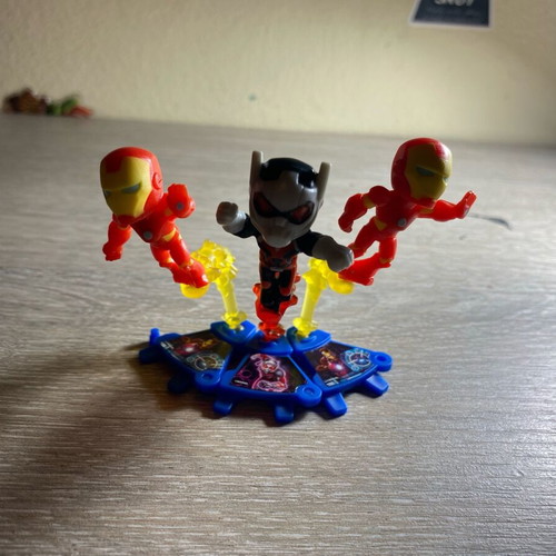 Kinder Marvel figures like new