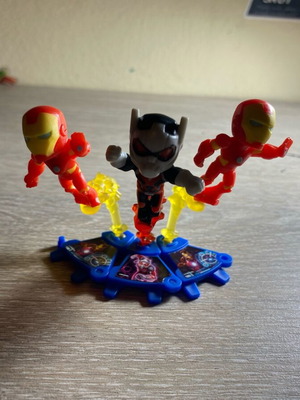 Kinder Marvel figures like new