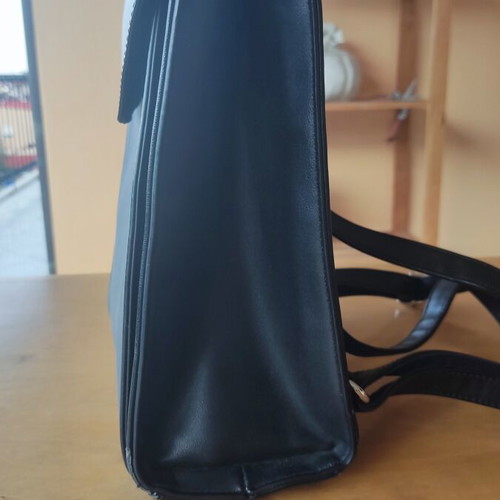 David Jones backpack with adjustable straps, black