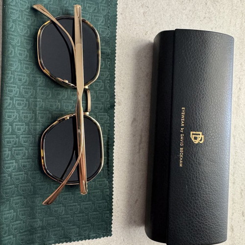 David Beckham sunglasses like new, gold frame with tortoise detail