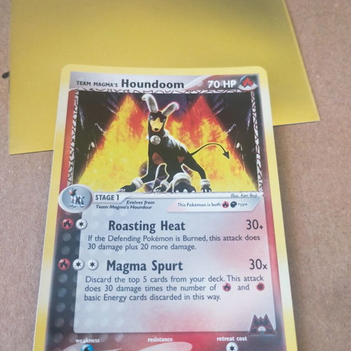 Pokémon Team Magma's Houndoom card like new