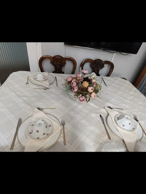 Υφαντό τραπεζομάντηλο με 6 πετσέτες φαγητού σαν καινούργιο