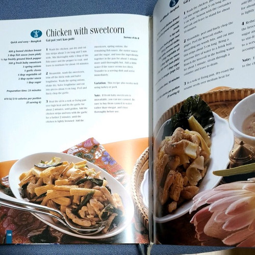 Thailand-Cookery Around the World hardcover book like new