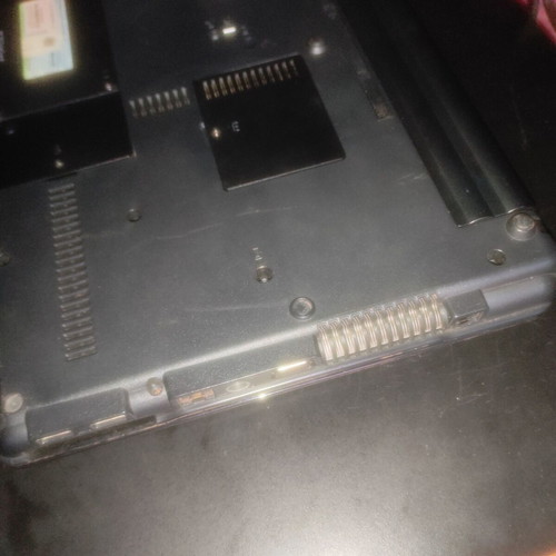 HP Compaq 6735s laptop for spare parts, non-working