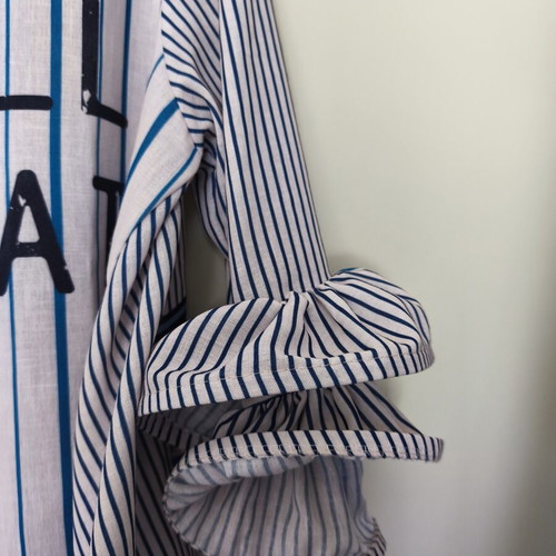 Women's shirt one size asymmetrical with balloon sleeves like new, multicolor