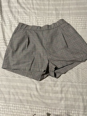 Checked shorts Pull & Bear used, size L, grey