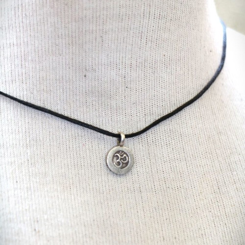 Sterling silver minimal ''Om'' pendant 925 new