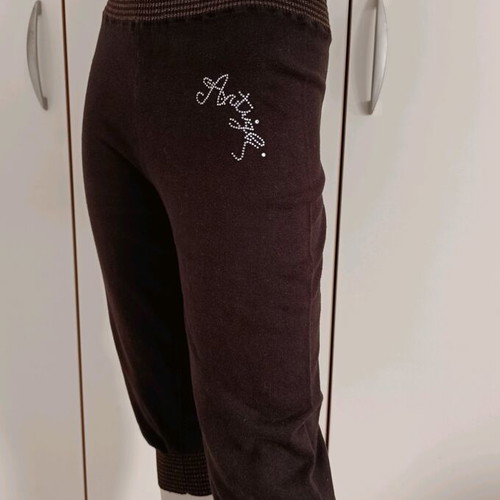 Artigli brown capri pants like new with elastic and subtle decoration