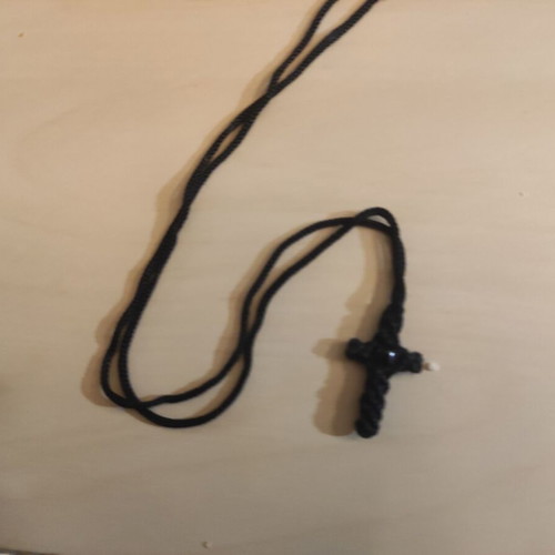 Chain and 2 crosses set like new, multicolor