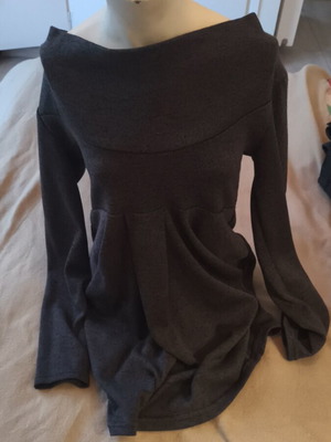 Knitted dress gray like new with unique neckline and pockets