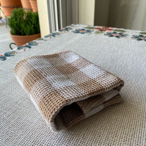 Kitchen towel like new in earthy tones 53x35 cm