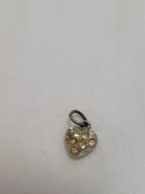 Heart pendant necklace with rhinestones front and back