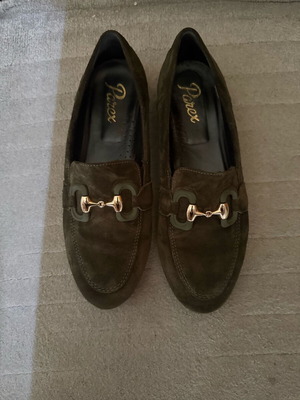 Parex loafers women size 40.5 like new, olive green