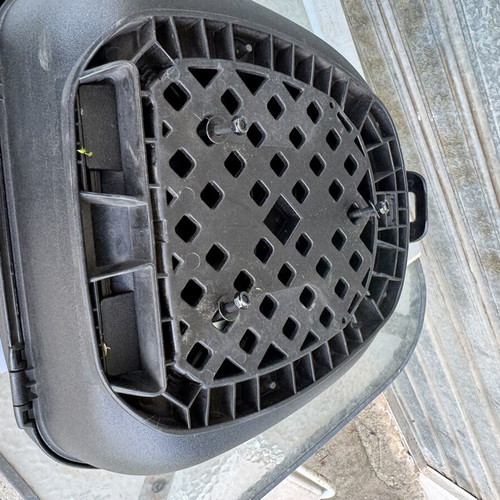 Givi Top Case with Base and Key like new, fits one helmet