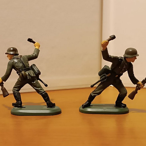 Britains German soldier figures set of 10, like new