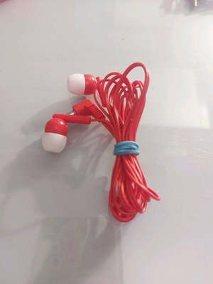Headphones new wired