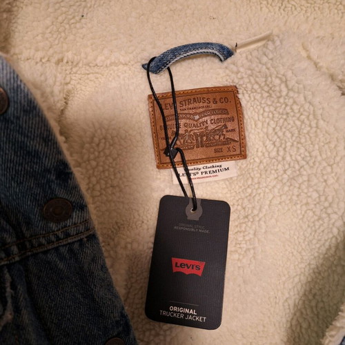 Levi’s Original Sherpa Trucker Jacket women's new, size XS, blue denim